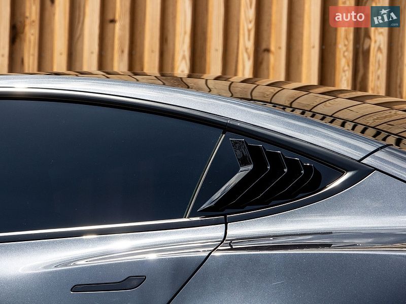 Седан Tesla Model 3 2024 в Львові