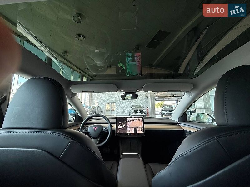 Седан Tesla Model 3 2023 в Одессе