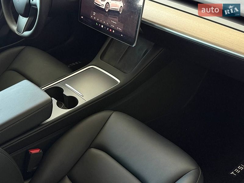 Седан Tesla Model 3 2023 в Одессе