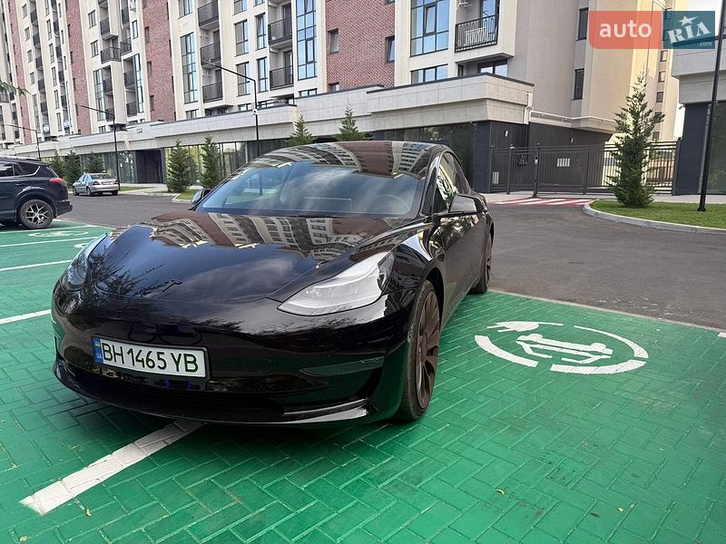 Седан Tesla Model 3 2023 в Іванівці