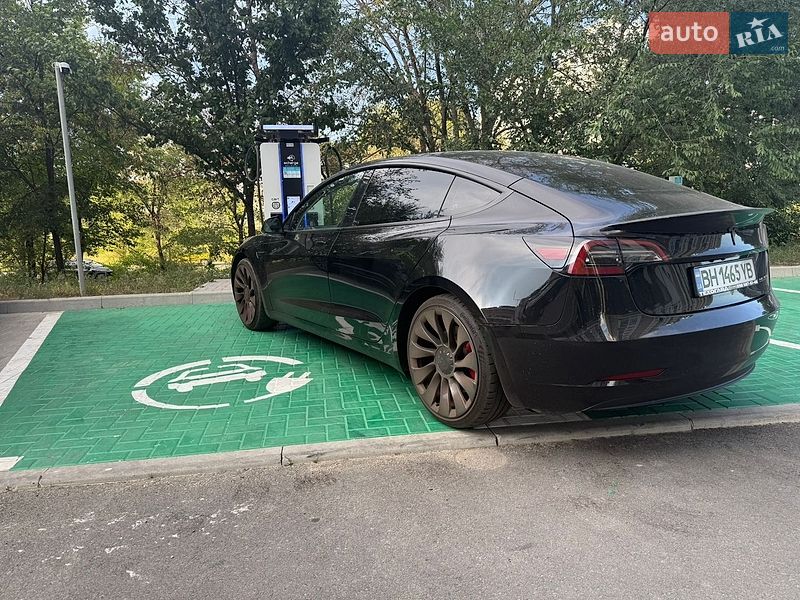 Седан Tesla Model 3 2023 в Іванівці