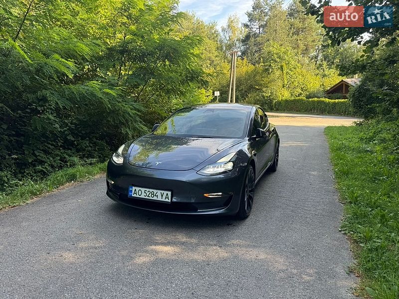 Tesla Model 3 2022