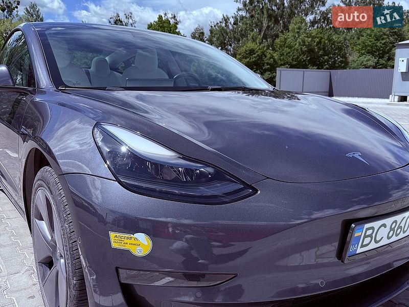 Седан Tesla Model 3 2022 в Львове