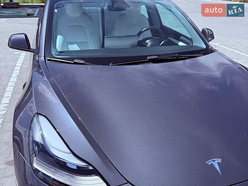 Седан Tesla Model 3 2022 в Львове