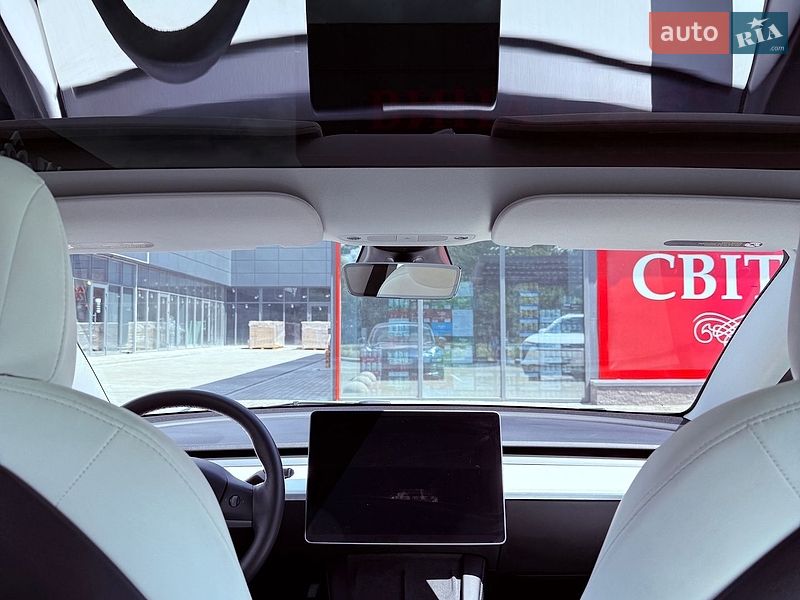 Седан Tesla Model 3 2022 в Львове