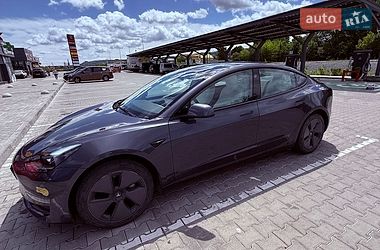 Седан Tesla Model 3 2022 в Львове