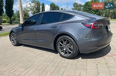Седан Tesla Model 3 2022 в Черкасах