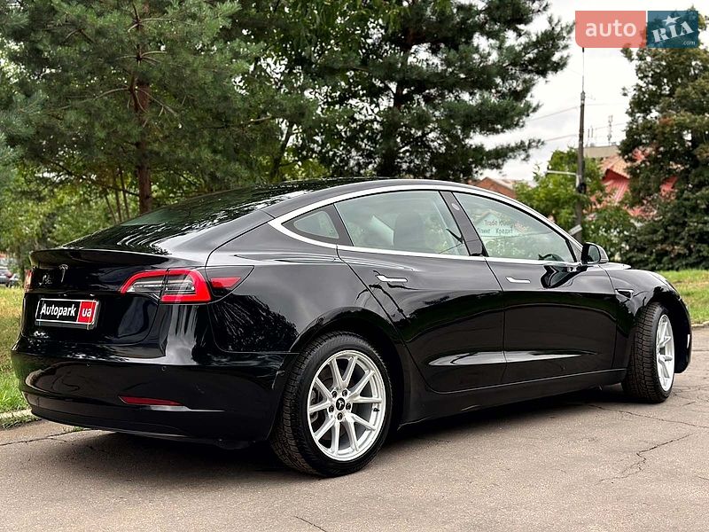 Седан Tesla Model 3 2018 в Вінниці