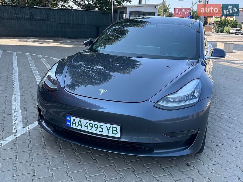 Седан Tesla Model 3 2019 в Киеве
