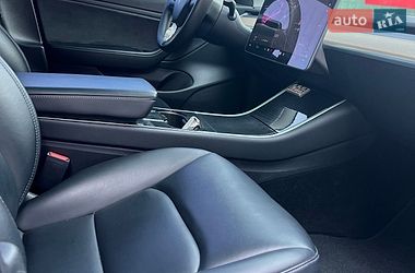 Седан Tesla Model 3 2019 в Киеве