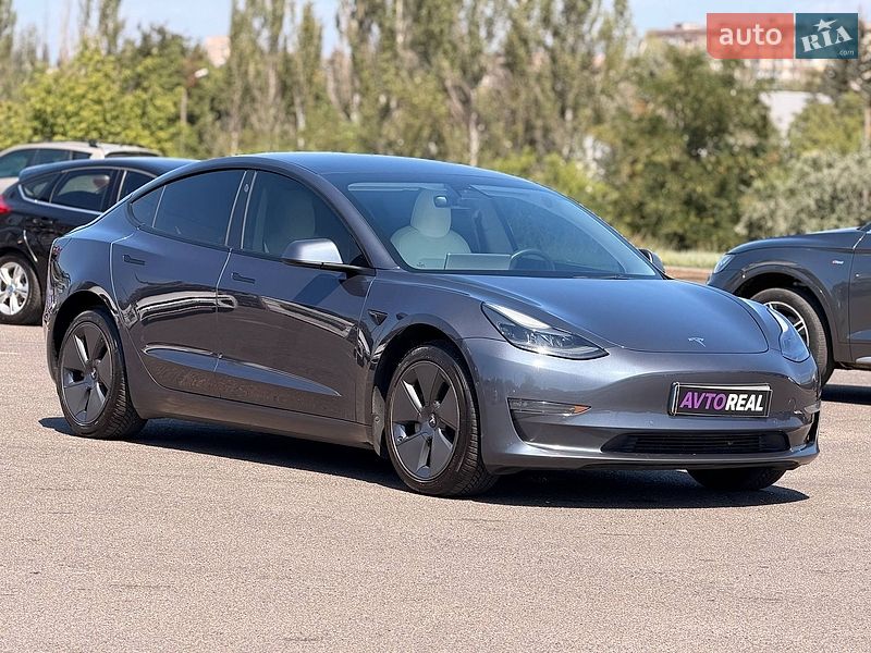 Седан Tesla Model 3 2021 в Кривом Роге