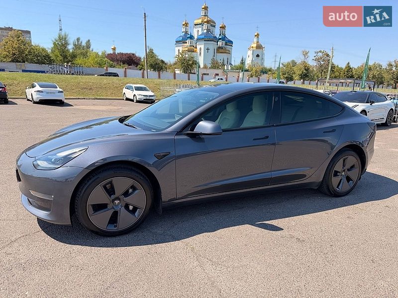 Седан Tesla Model 3 2021 в Кривом Роге