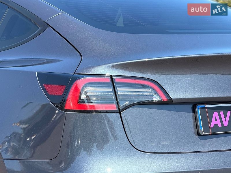 Седан Tesla Model 3 2021 в Кривом Роге