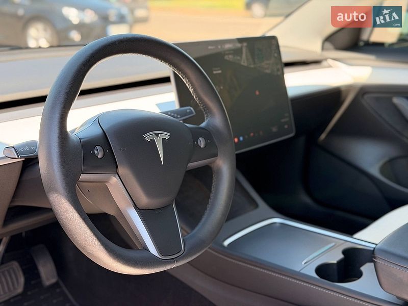 Седан Tesla Model 3 2021 в Кривом Роге