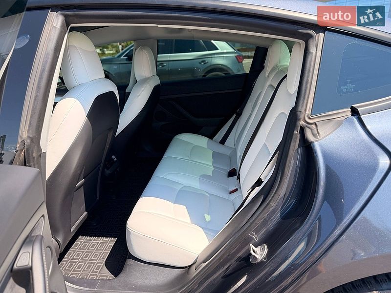 Седан Tesla Model 3 2021 в Кривом Роге
