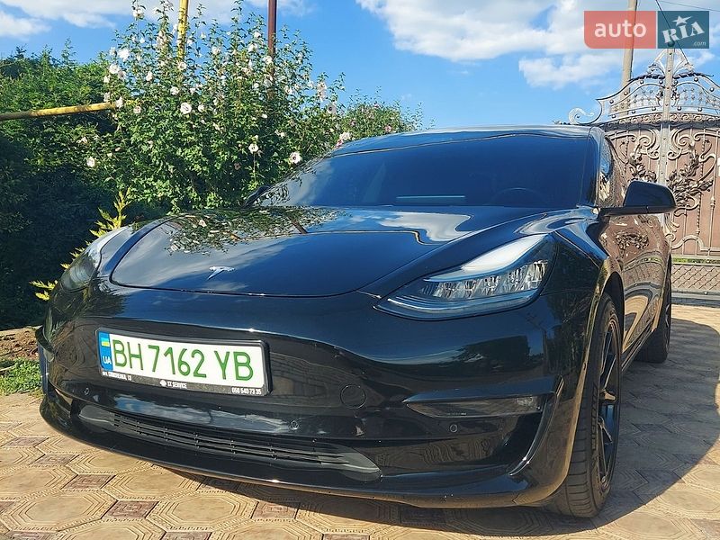 Седан Tesla Model 3 2018 в Одессе
