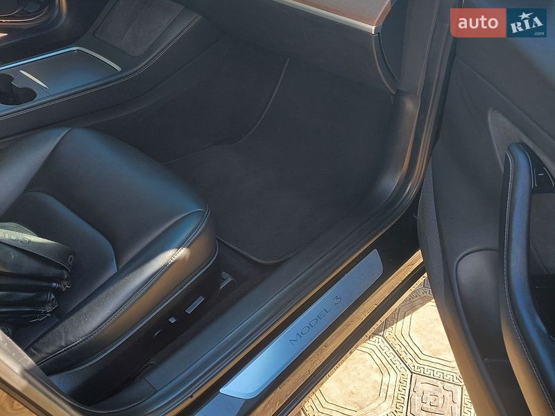 Седан Tesla Model 3 2018 в Одессе