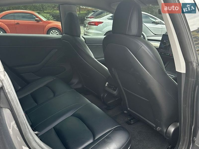 Седан Tesla Model 3 2020 в Киеве