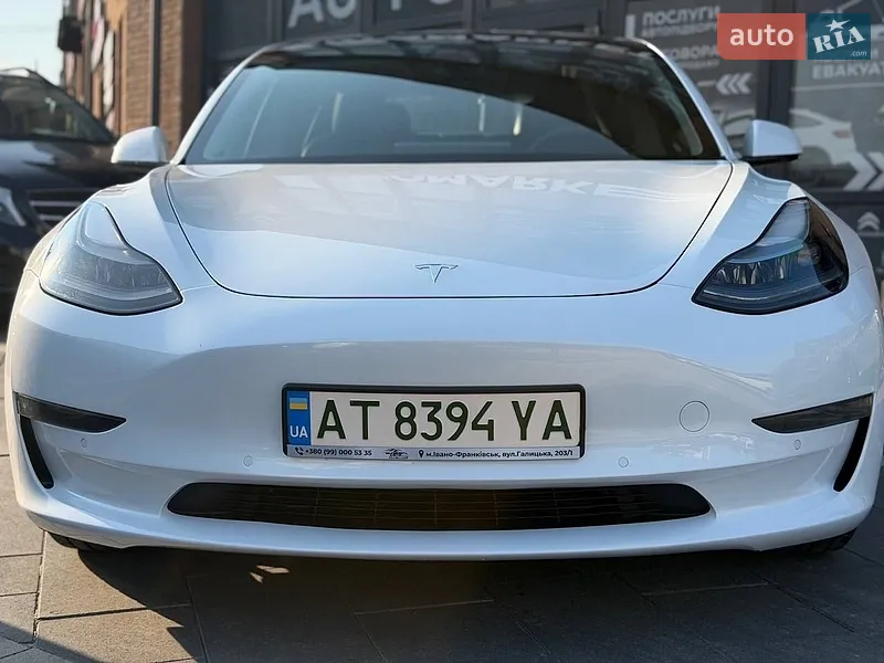 Tesla Model 3 2021