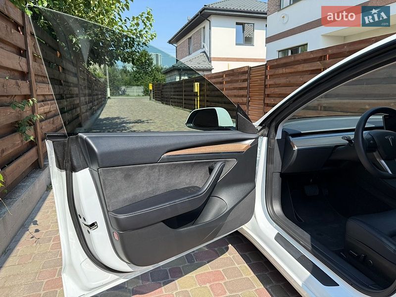 Седан Tesla Model 3 2023 в Киеве фото 18 Седан Tesla Model 3 2023 в Киеве