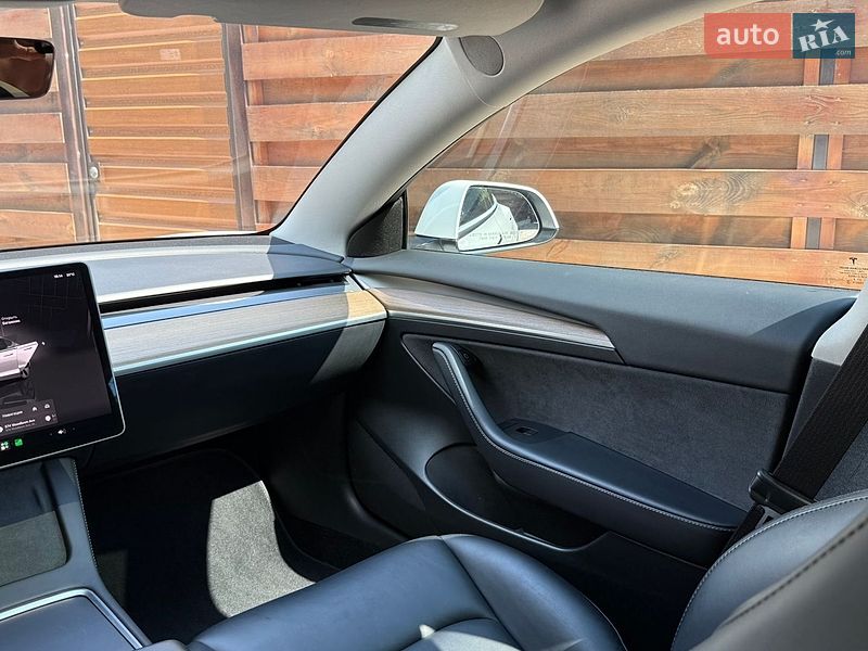 Седан Tesla Model 3 2023 в Киеве фото 20 Седан Tesla Model 3 2023 в Киеве