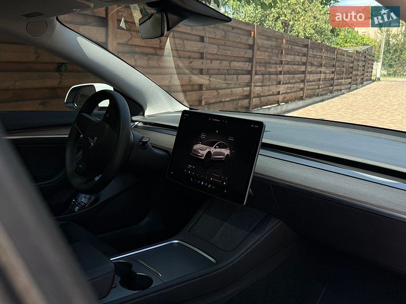 Седан Tesla Model 3 2023 в Киеве фото 25 Седан Tesla Model 3 2023 в Киеве