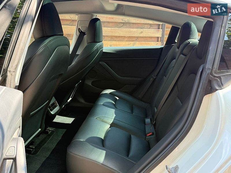 Седан Tesla Model 3 2023 в Киеве фото 22 Седан Tesla Model 3 2023 в Киеве