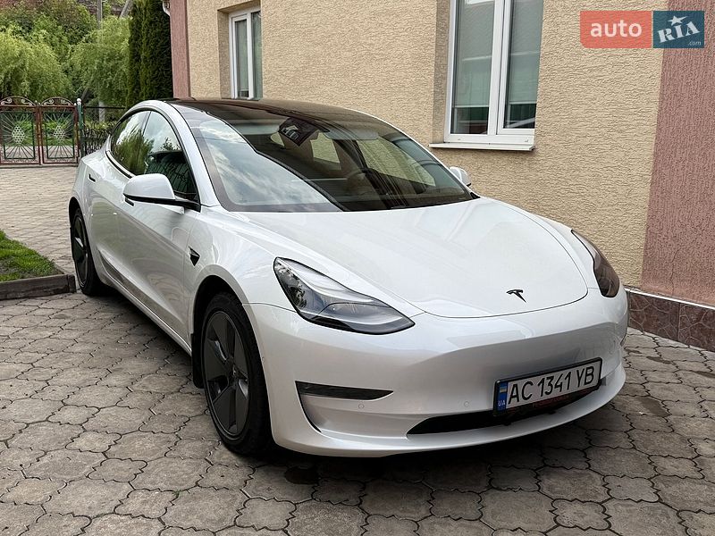 Tesla Model 3 2022