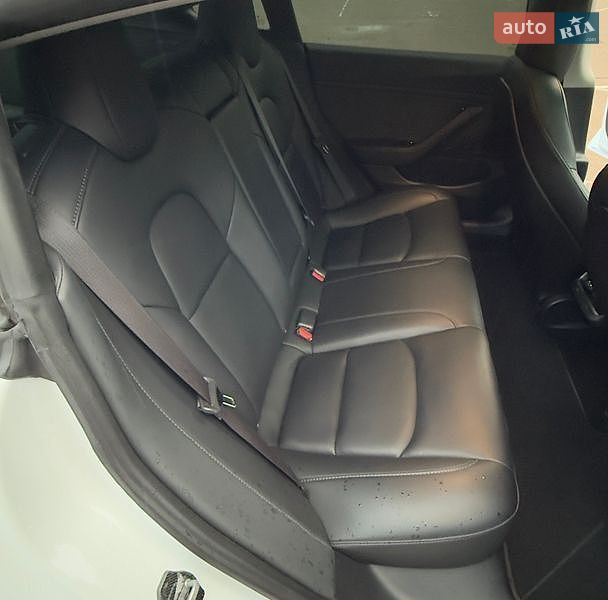 Седан Tesla Model 3 2020 в Житомире