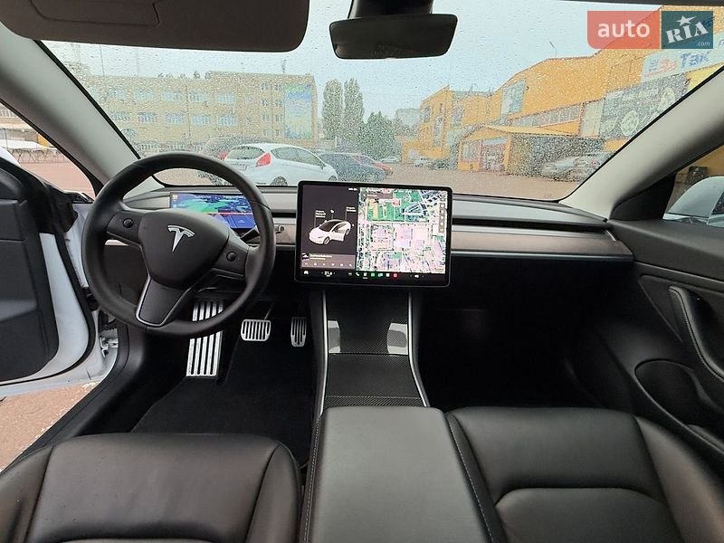 Седан Tesla Model 3 2020 в Житомире