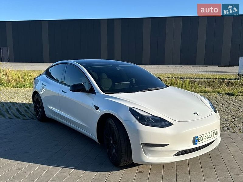 Tesla Model 3 2022