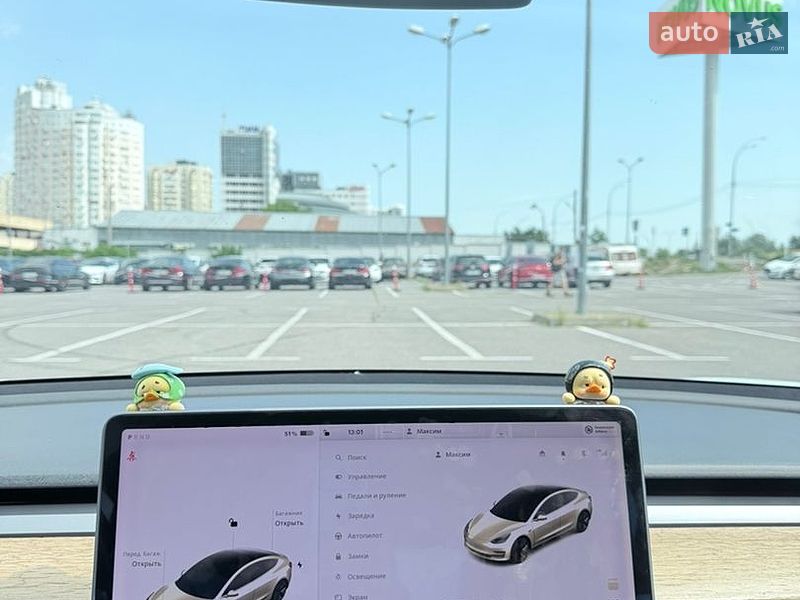 Седан Tesla Model 3 2019 в Киеве