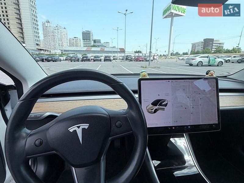 Седан Tesla Model 3 2019 в Києві
