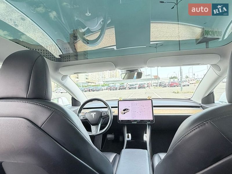 Седан Tesla Model 3 2019 в Києві