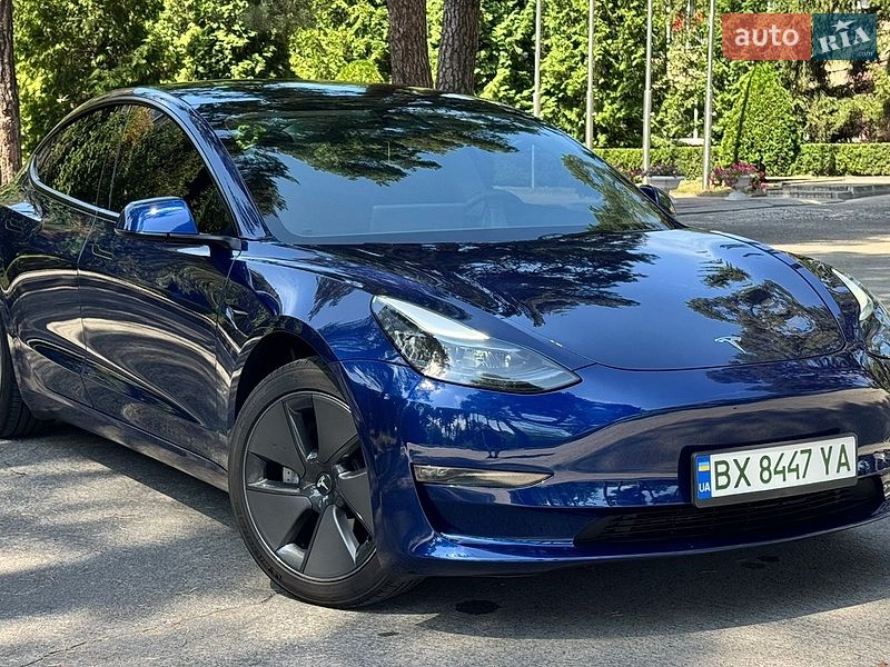 Седан Tesla Model 3 2023 в Нетешине Седан Tesla Model 3 2023 в Нетешине