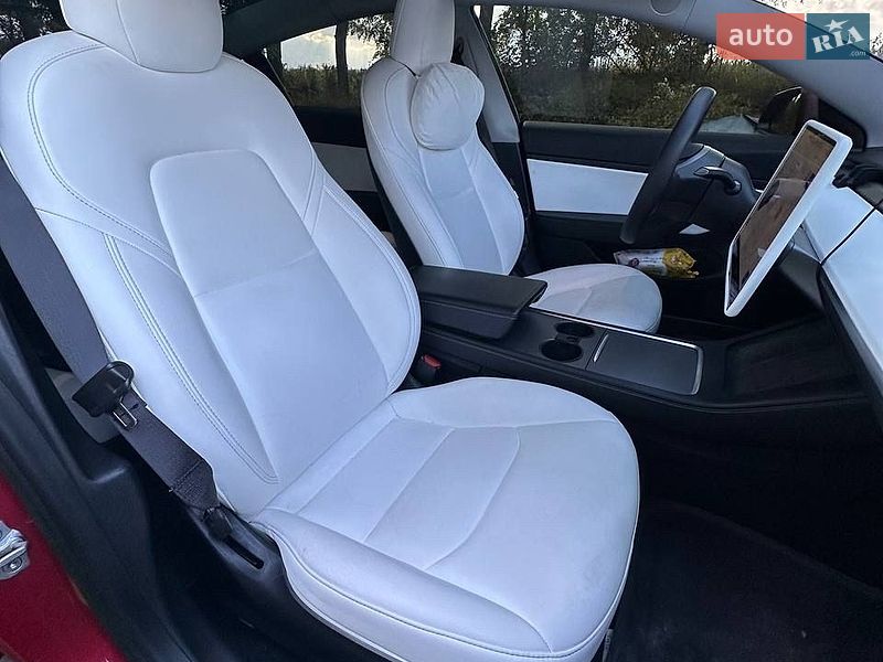 Седан Tesla Model 3 2020 в Києві