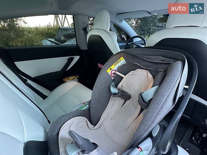 Седан Tesla Model 3 2020 в Києві