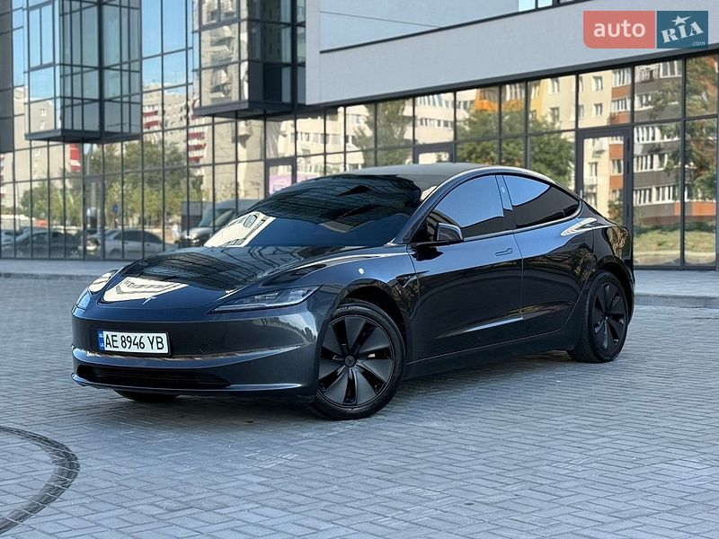 Седан Tesla Model 3 2024 в Дніпрі