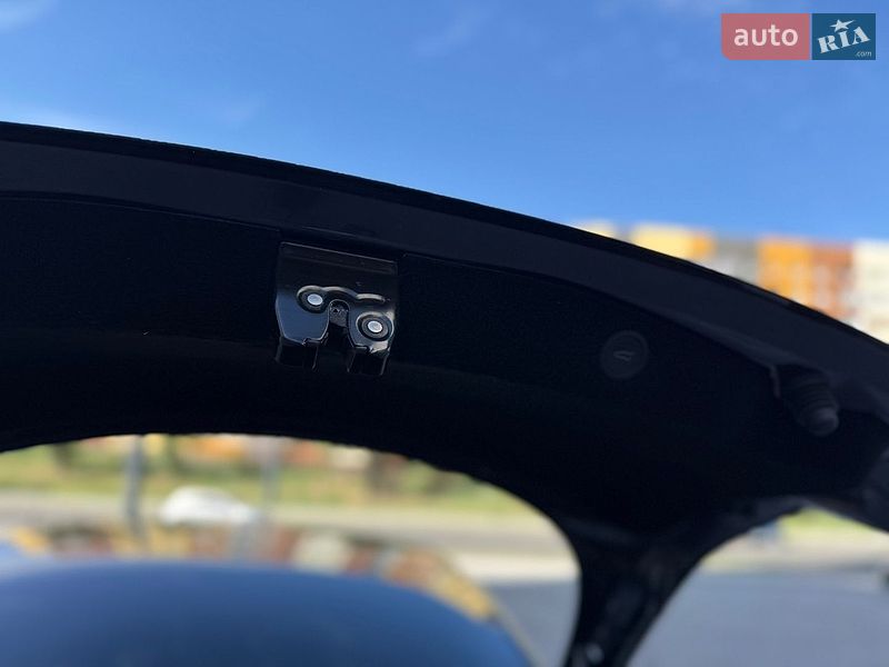 Седан Tesla Model 3 2024 в Дніпрі
