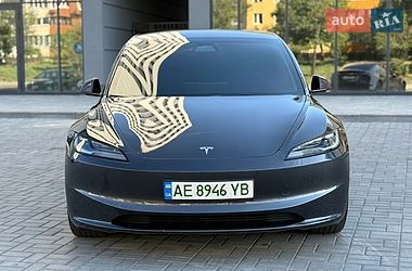 Седан Tesla Model 3 2024 в Дніпрі