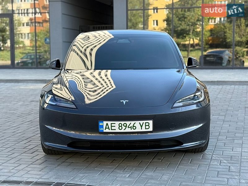 Седан Tesla Model 3 2024 в Дніпрі