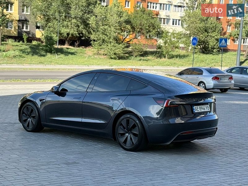 Седан Tesla Model 3 2024 в Дніпрі