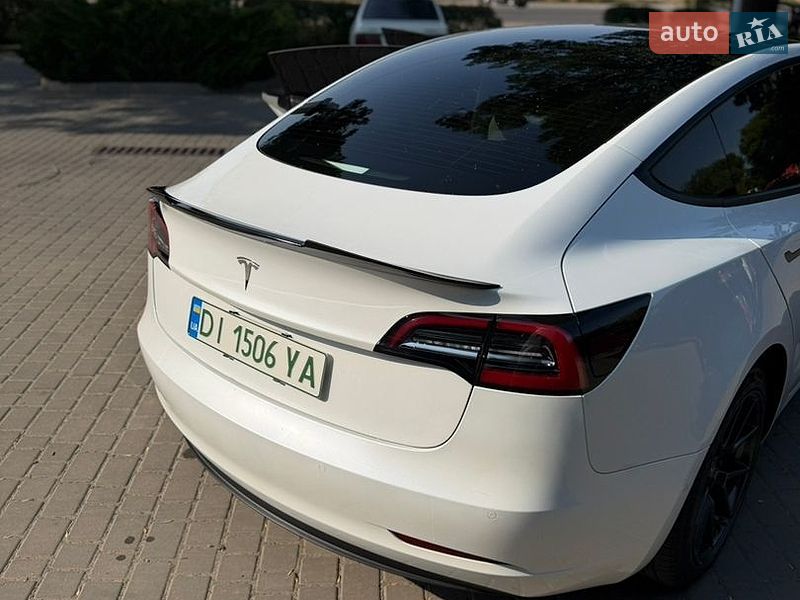 Седан Tesla Model 3 2021 в Одессе