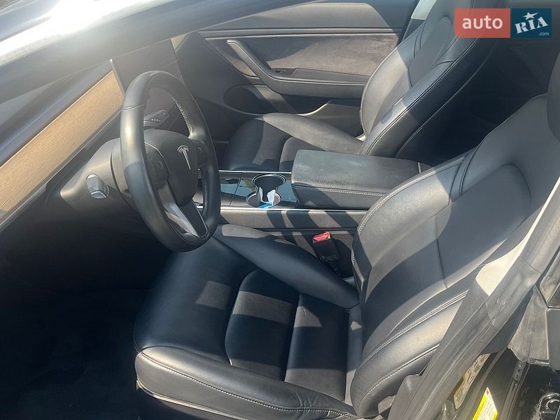 Седан Tesla Model 3 2018 в Барышевке