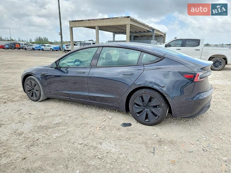 Седан Tesla Model 3 2025 в Києві