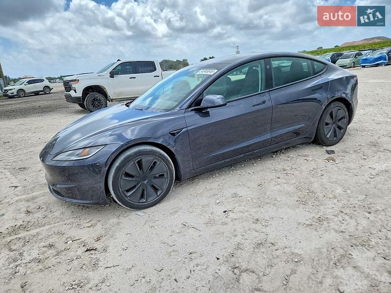 Седан Tesla Model 3 2025 в Києві
