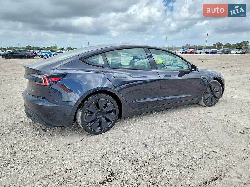 Седан Tesla Model 3 2025 в Києві
