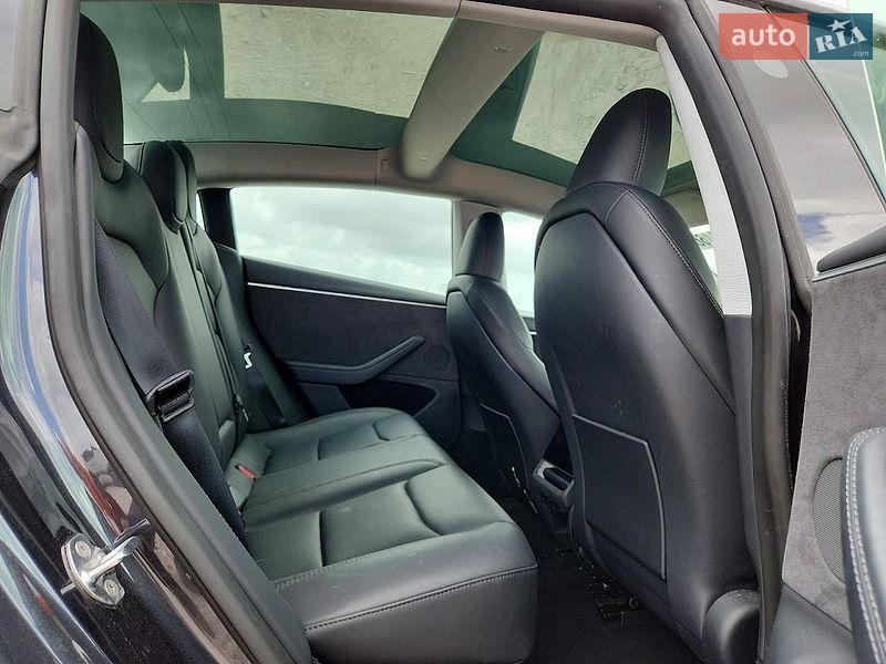 Седан Tesla Model 3 2025 в Києві