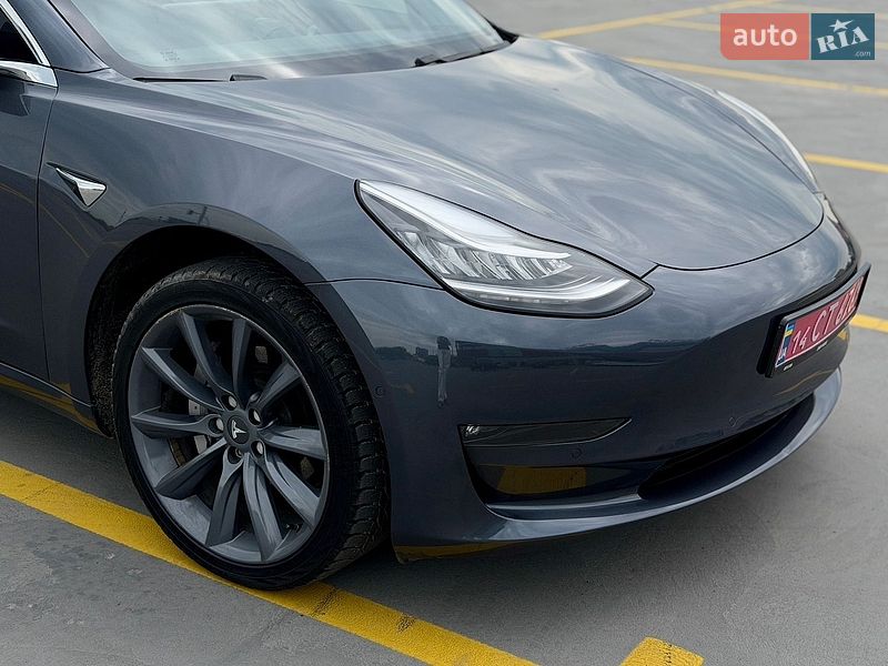 Седан Tesla Model 3 2018 в Тернополе