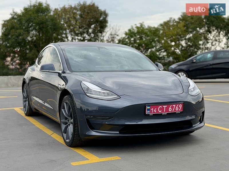 Седан Tesla Model 3 2018 в Тернополе